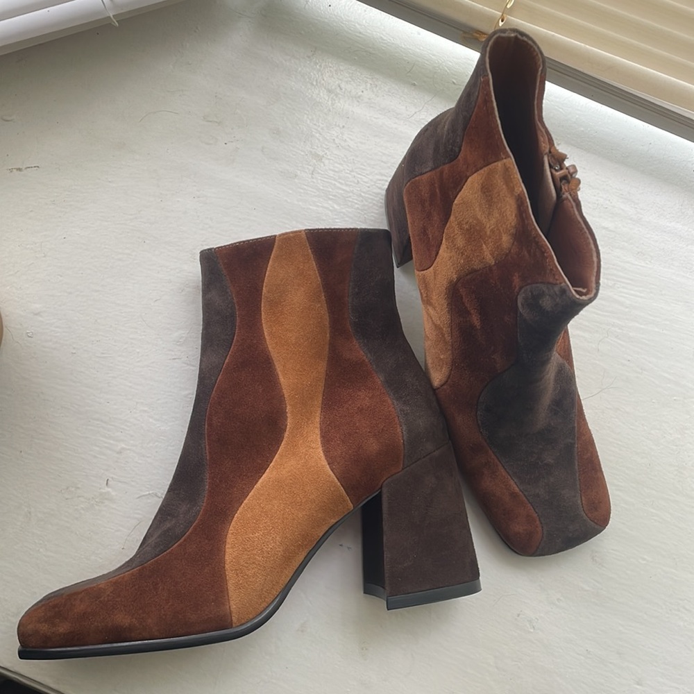 BNWOT Jeffery Campbell Lava Booties